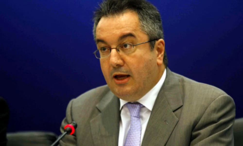 Μόσιαλος: "Χρειάζεται να γίνονται τεστ δυό φορές την εβδομάδα στα σχολεία"
